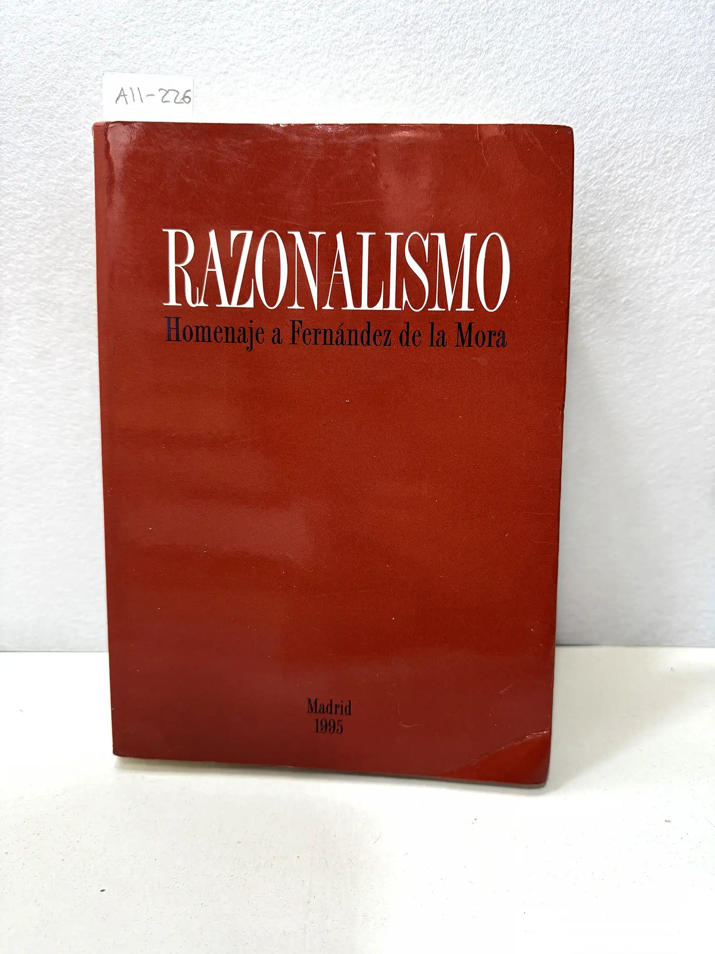 Homenaje a Fernández de la Mora.