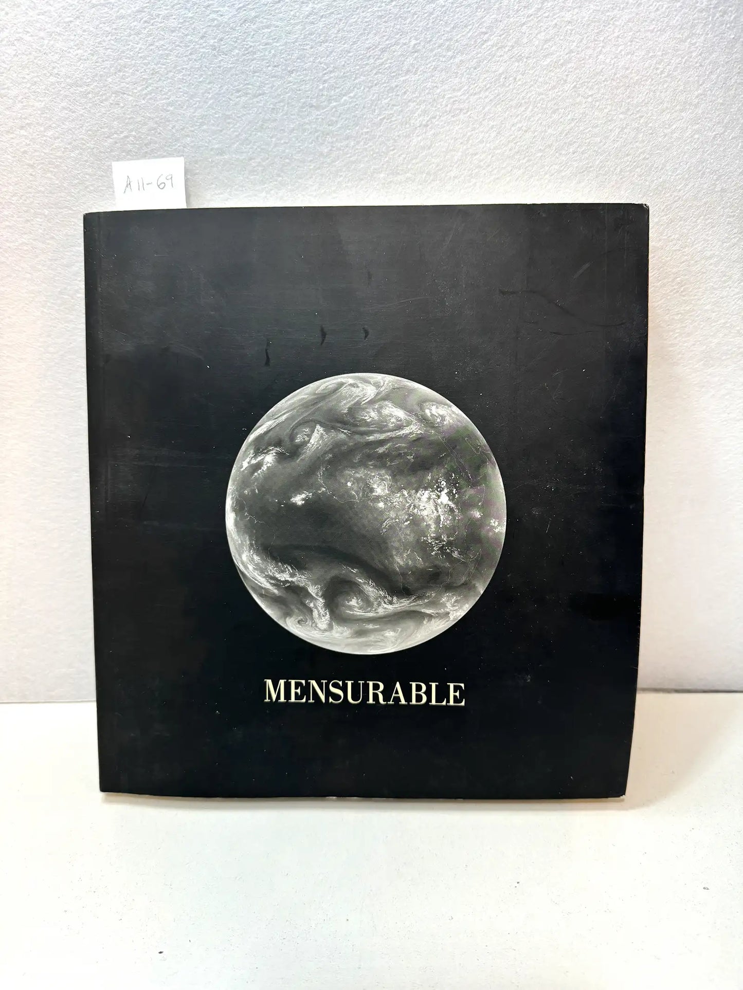 Mensurable. (Catálogo de exposición fotográfica).