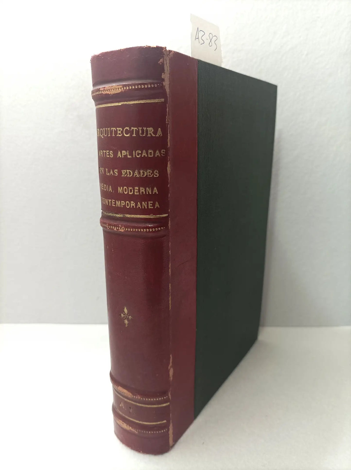Arquitectura de la Edad Media tomo 1. Artes aplicadas de la Edad Media tomo 2. Arquitectura de las Edades Moderna y Contemporánea tomo 3. 1 vol. Colección speculum artis. Director J. F. Ráfols.