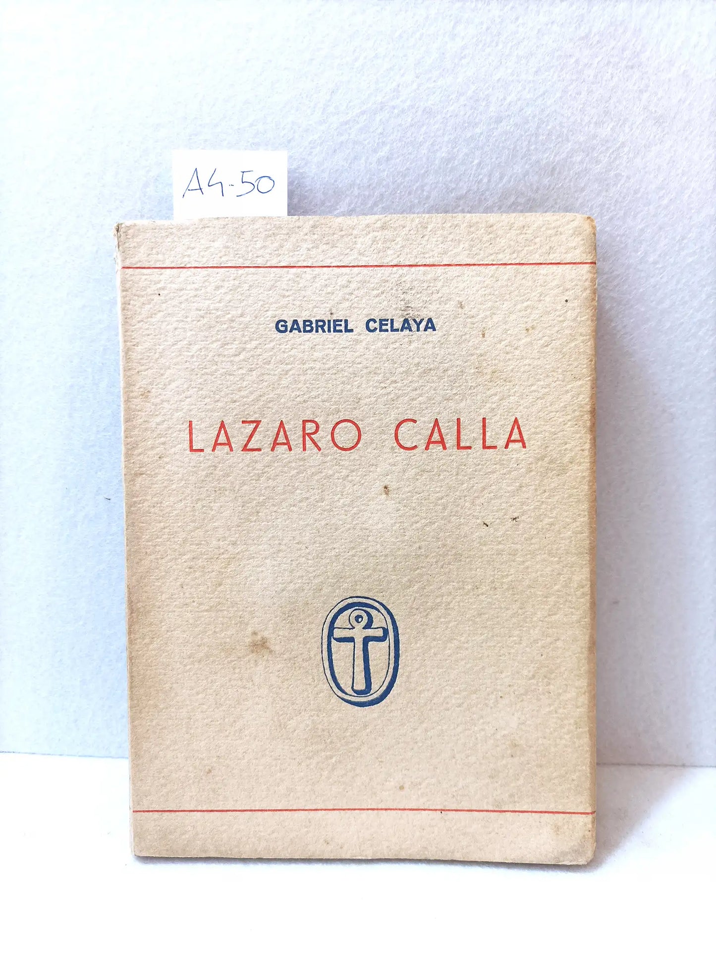Lazaro calla.