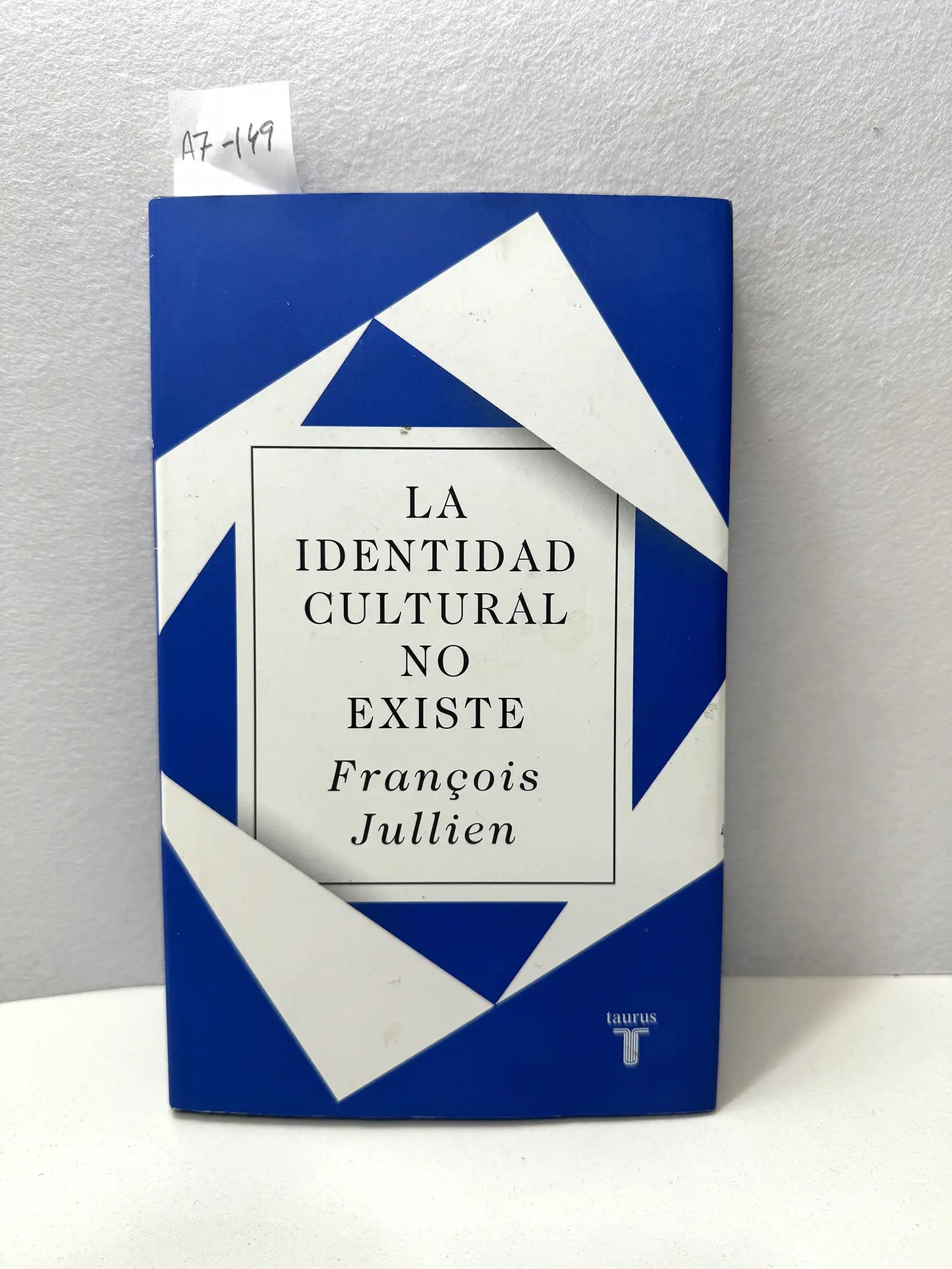 La identidad cultural no existe.