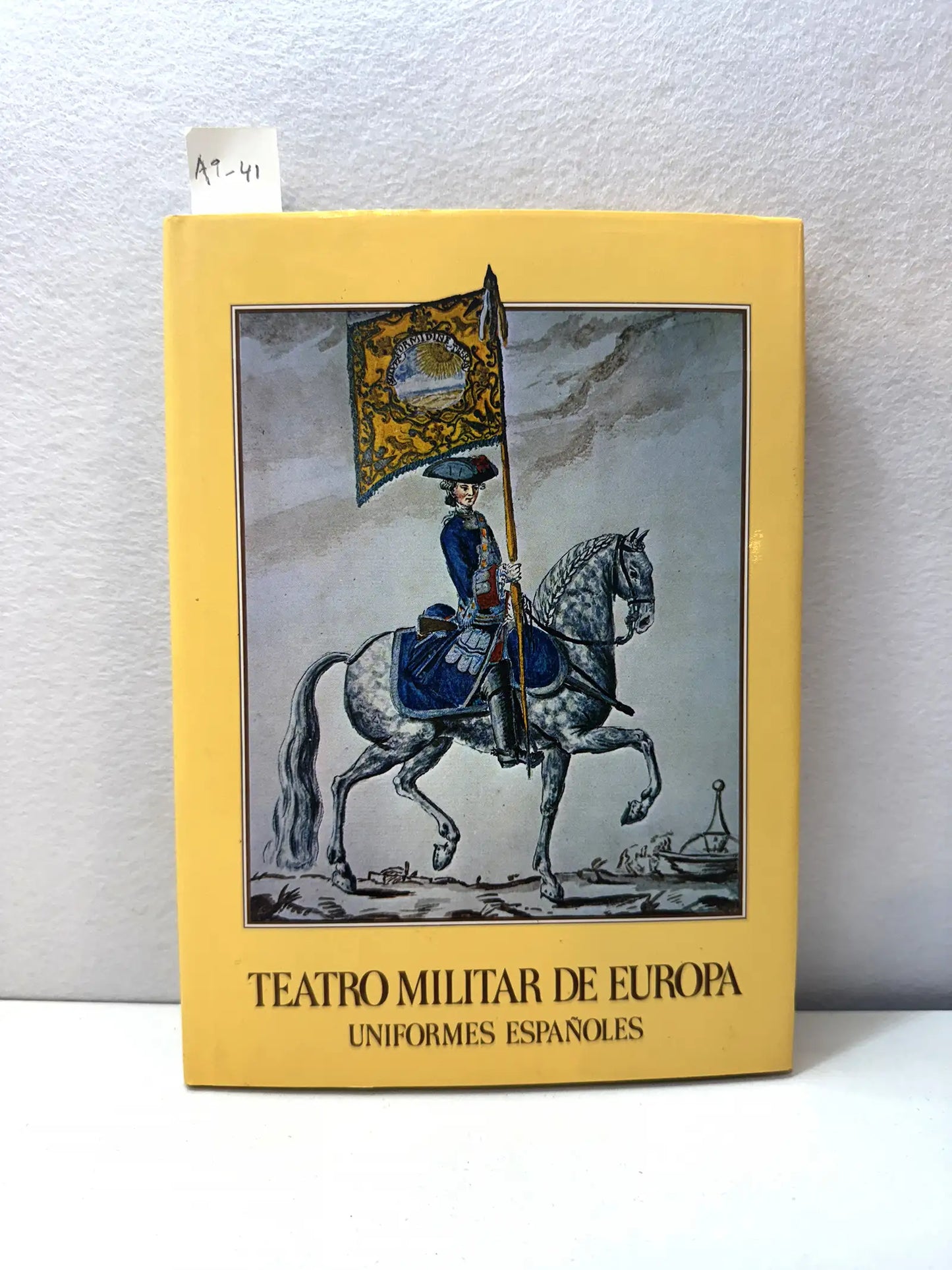 Teatro militar de Europa, Uniformes españoles.