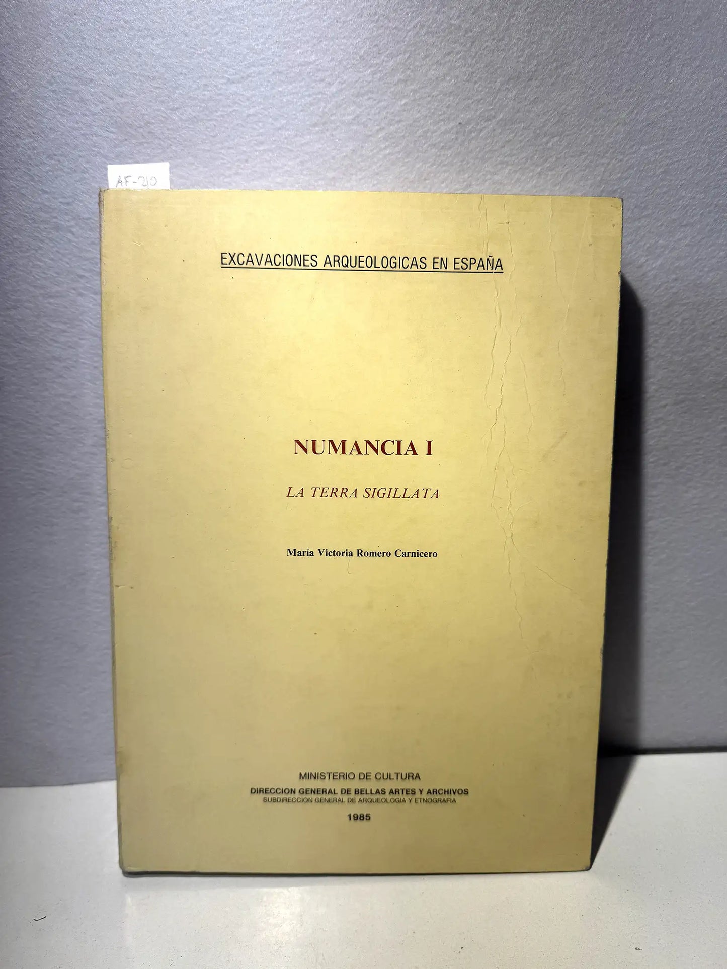 Excavaciones Arqueológicas en España. Numancia I. La terra sigillata.