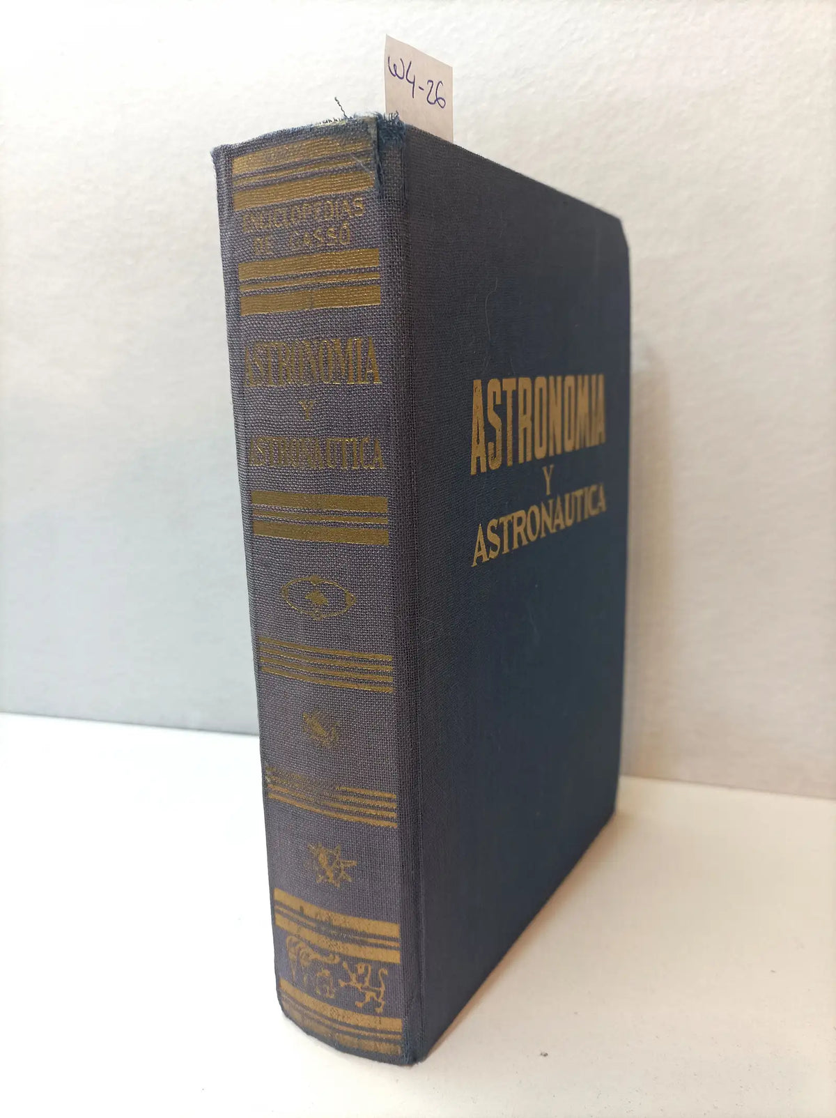 Astronomía y astronaútica. — ARMENTER de MONASTERIO, Federico.