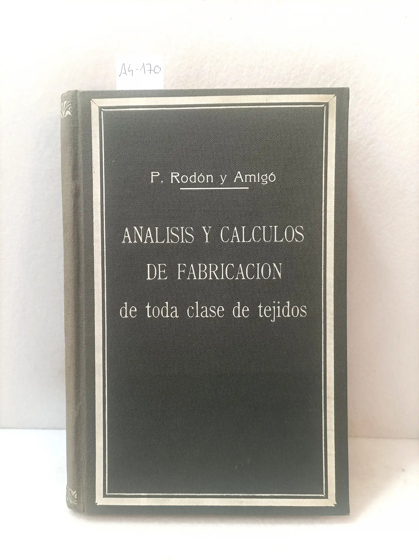 Análisis y cálculos de fabricación de toda clase de tejidos.