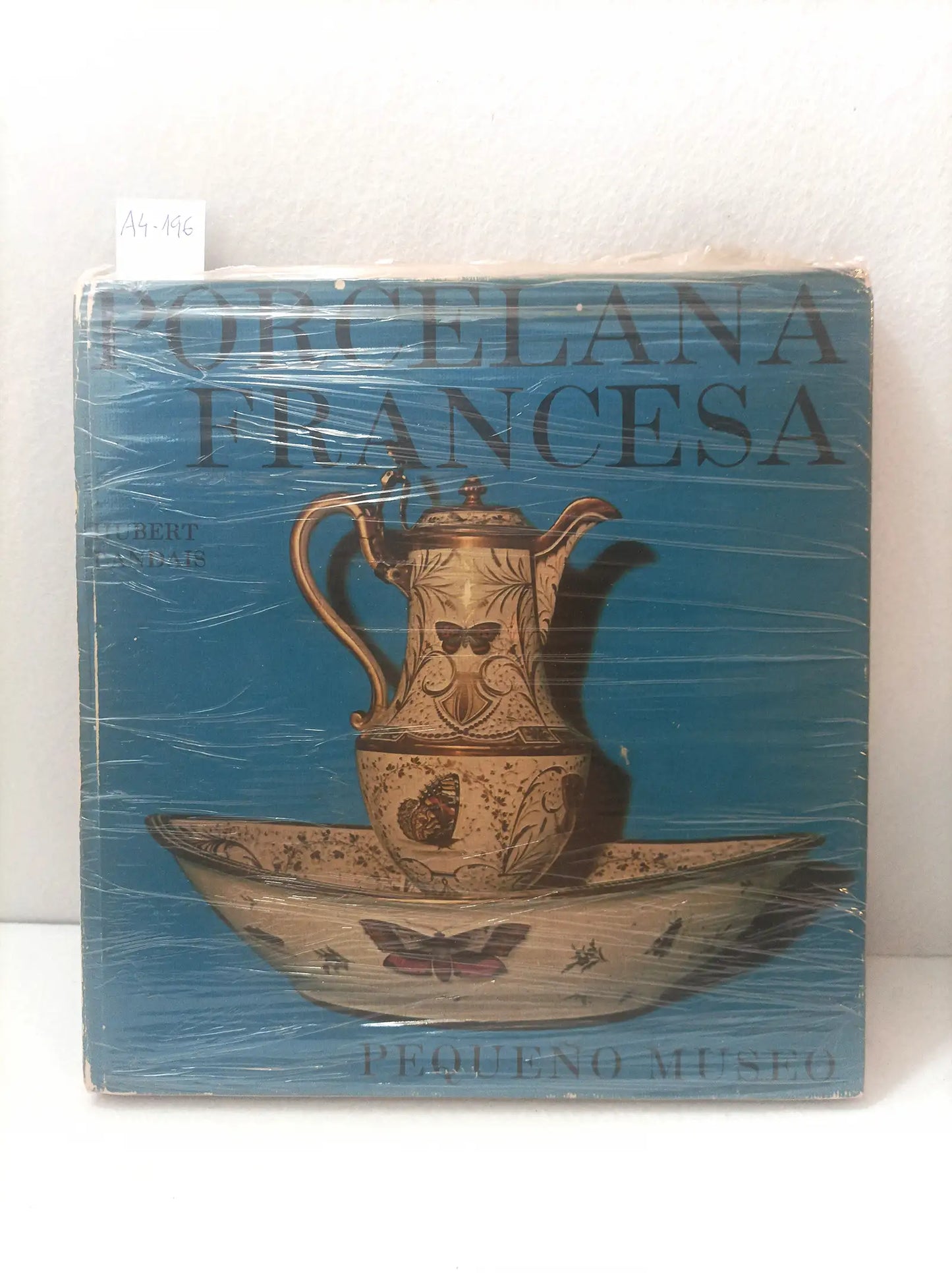 Porcelana francesa. Pequeño museo.