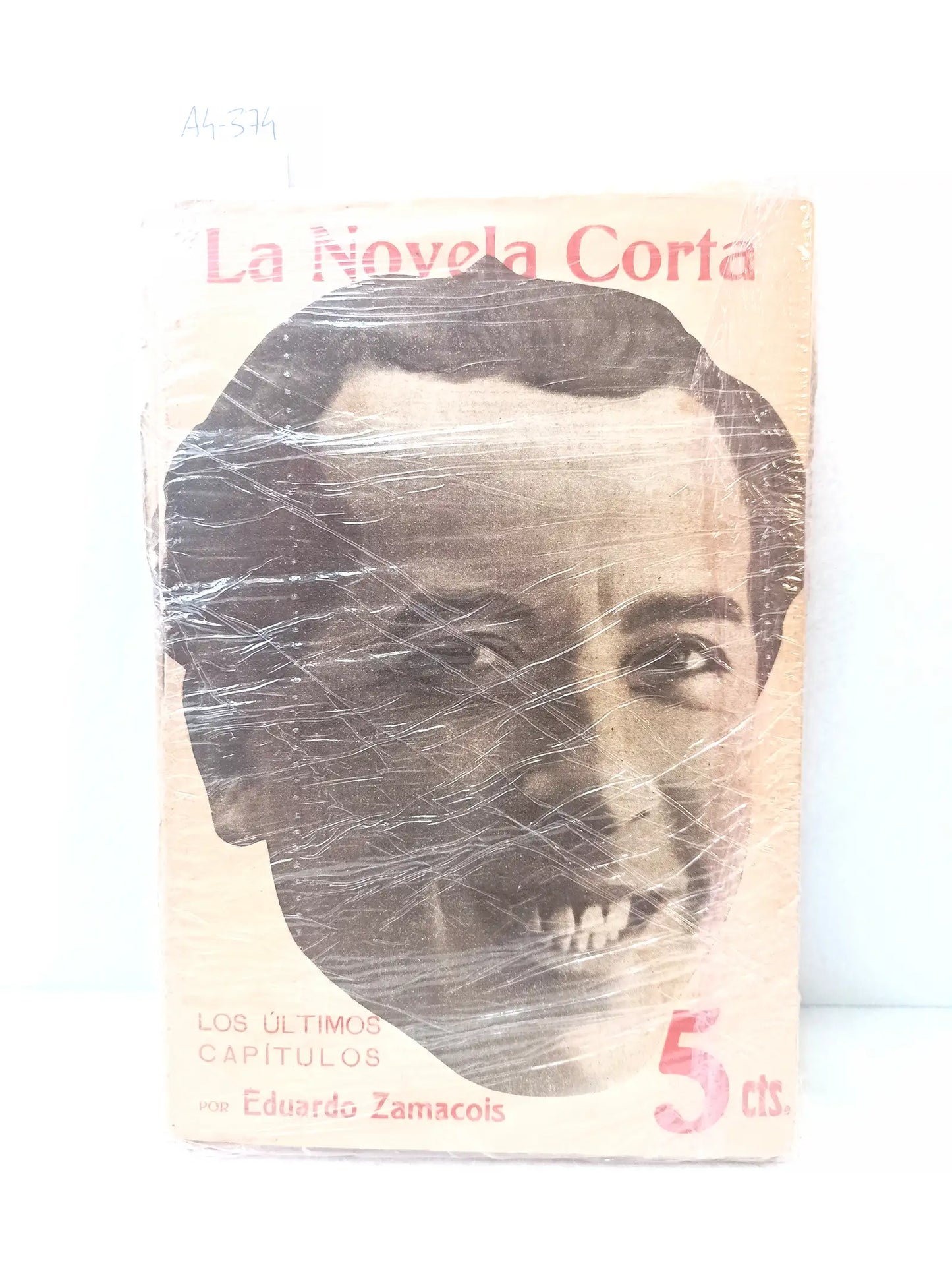 Lote de 2 números de -la novela corta-.