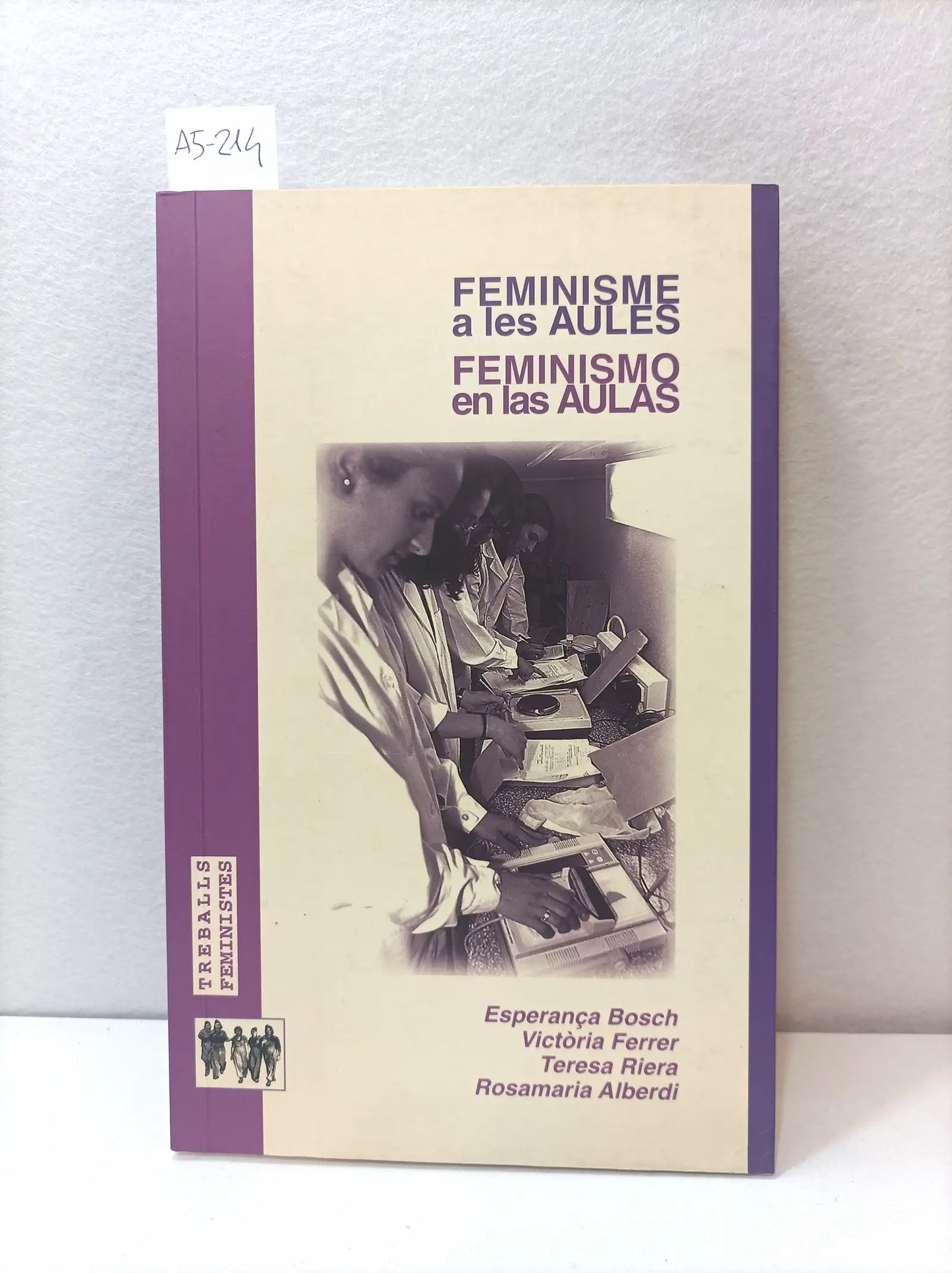 Feminismo a les aules / Feminismo en las aulas.