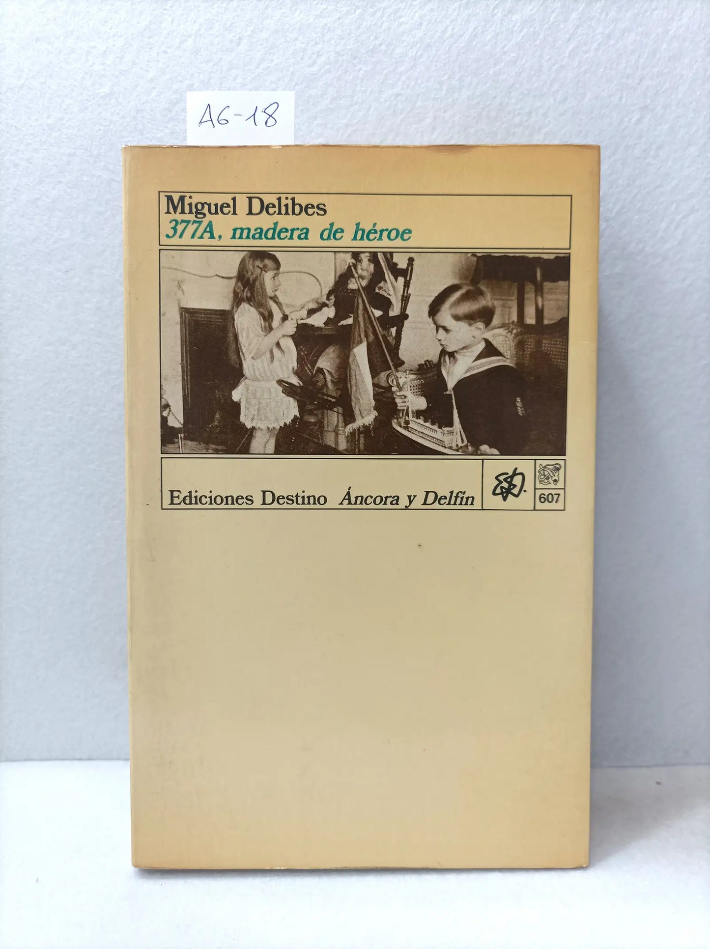 377A, madera de héroe.