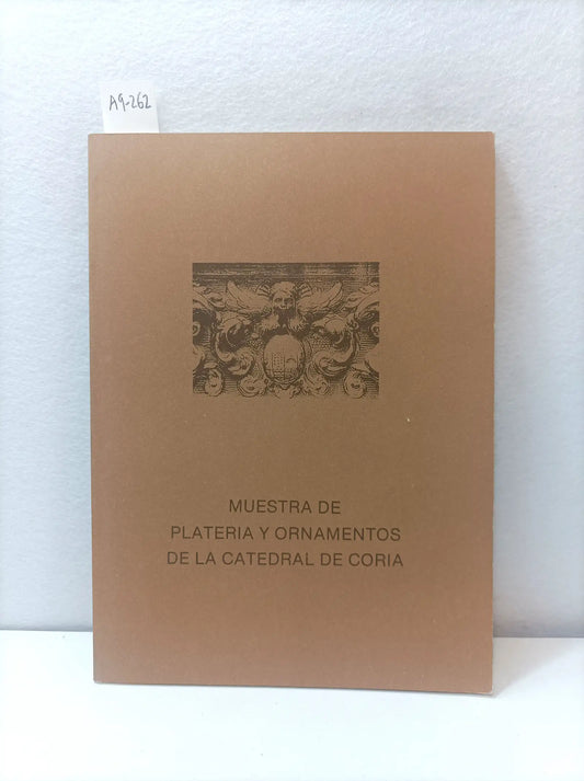 Muestra de platería y ornamentos de la catedral de Coria.