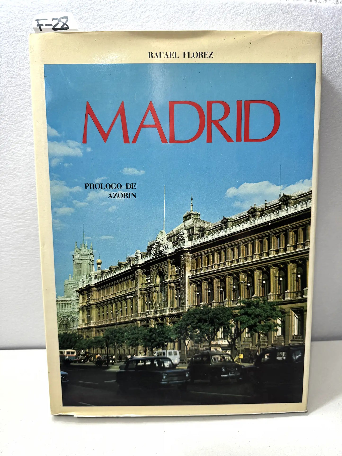 Madrid. Presentación de honor por Azorín.