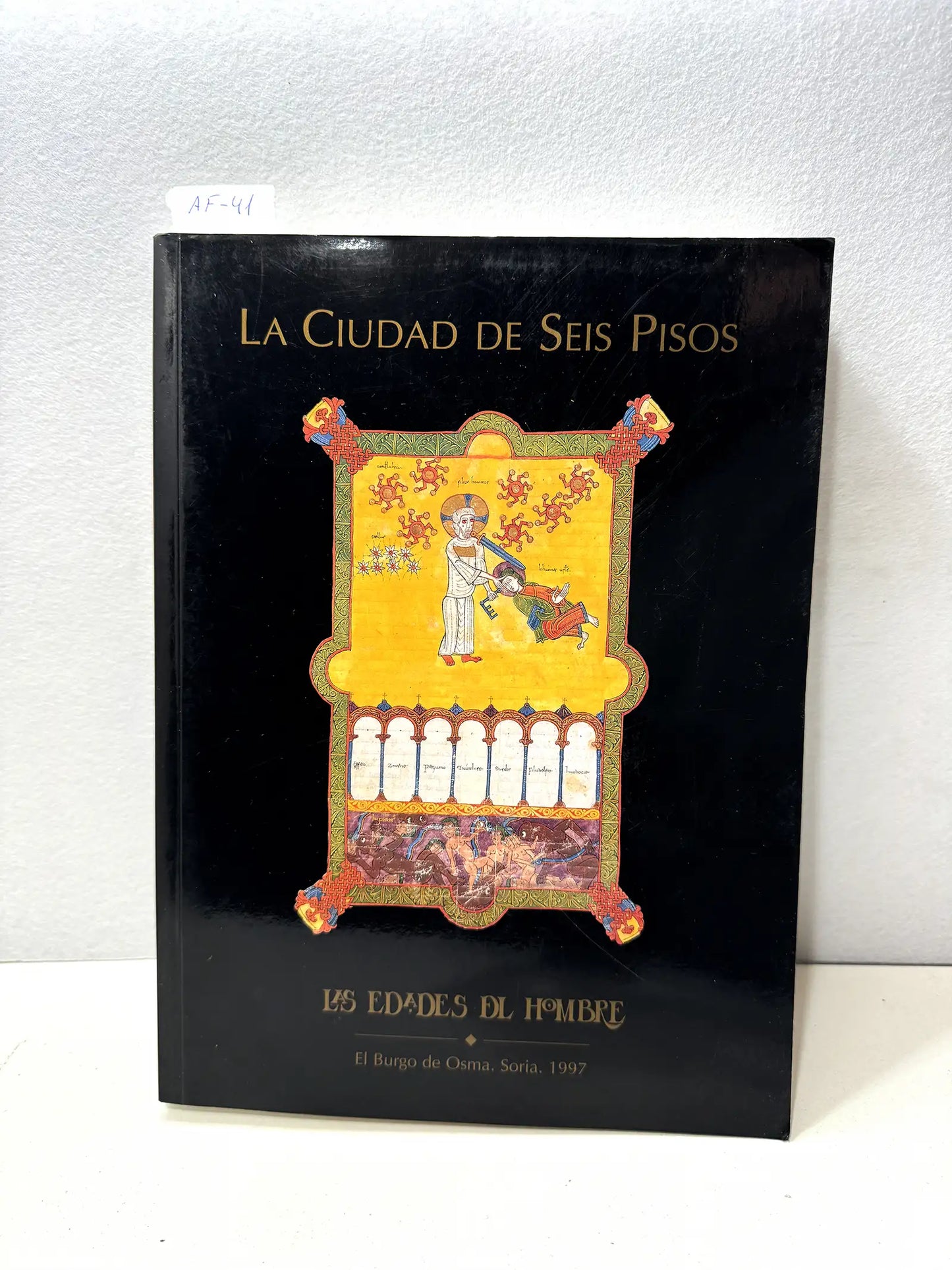 La ciudad de seis pisos. (Las edades del hombre).