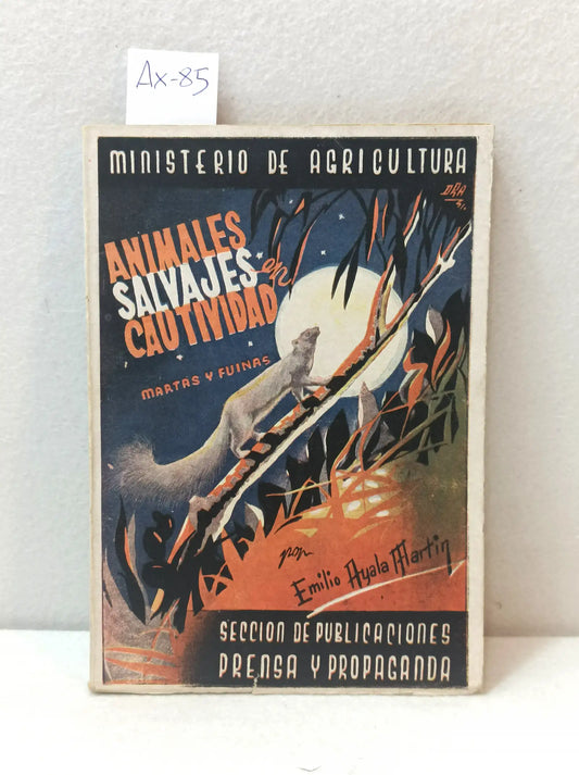 Animales salvajes en cautividad. Martas y fuinas.