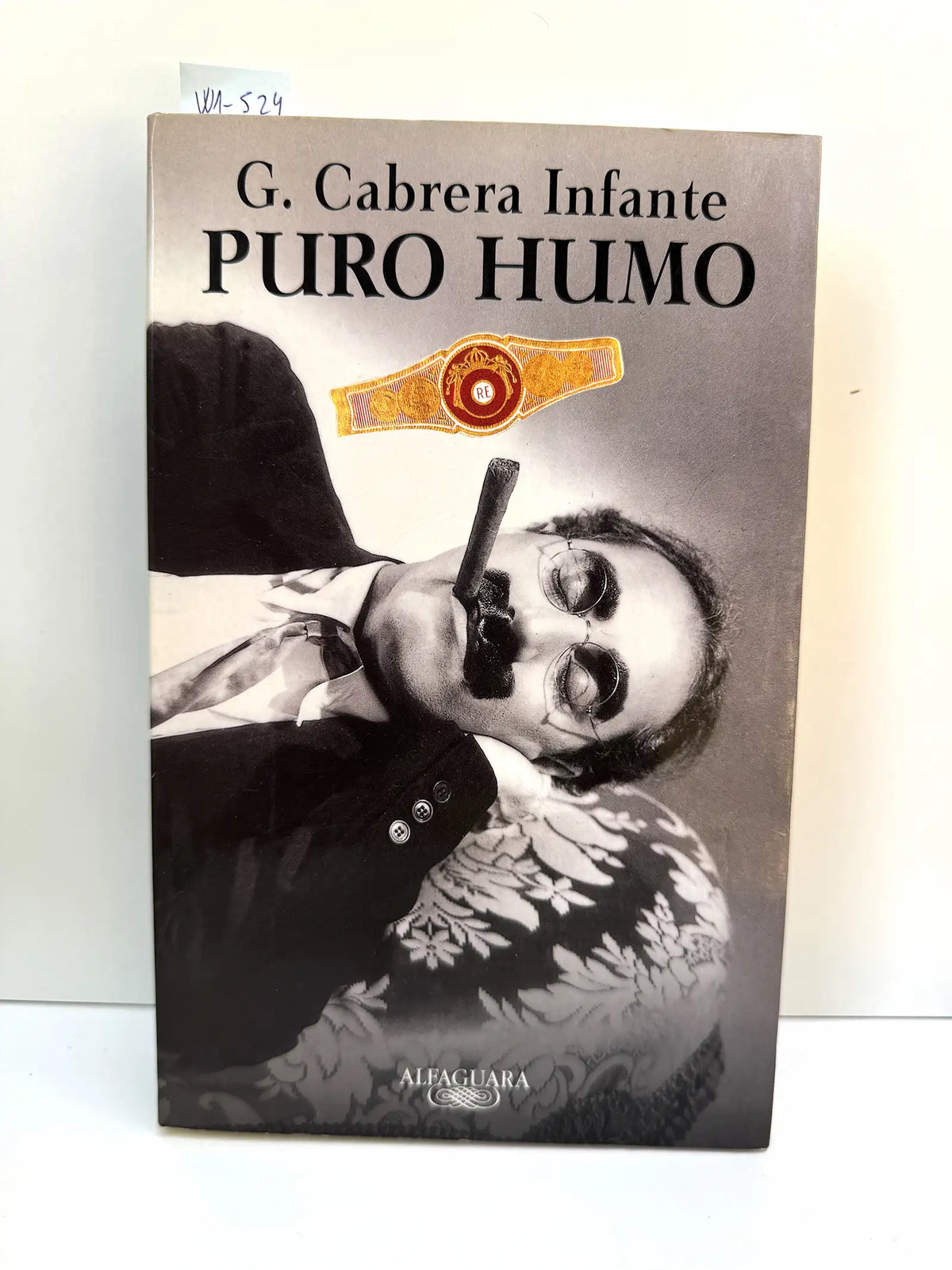 Puro humo. — CABRERA INFANTE, G.