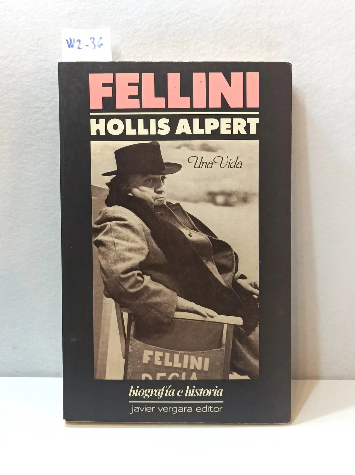 Fellini. Una vida. — ALPERT, Hollis.