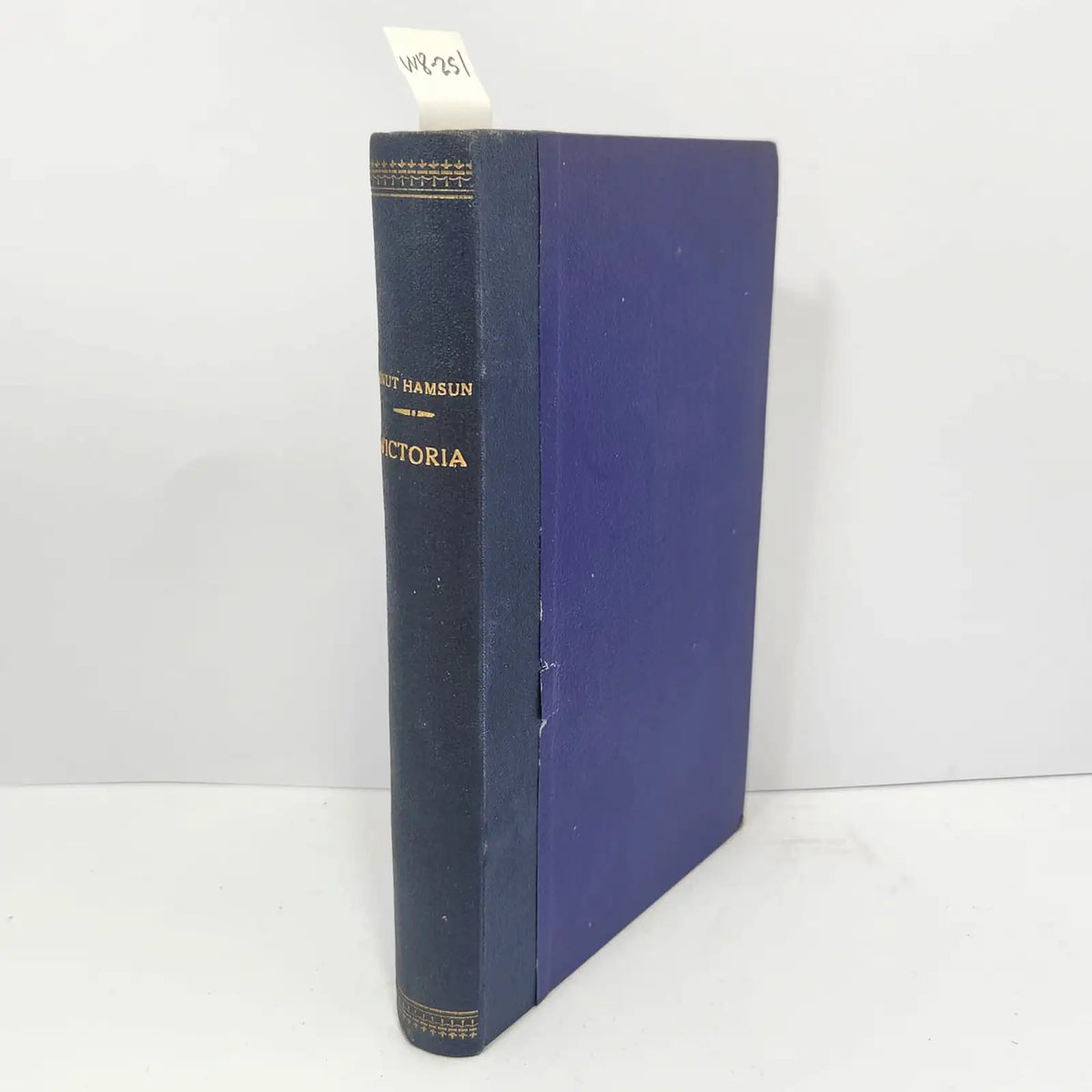 Victoria. — HAMSUN, Knut.
