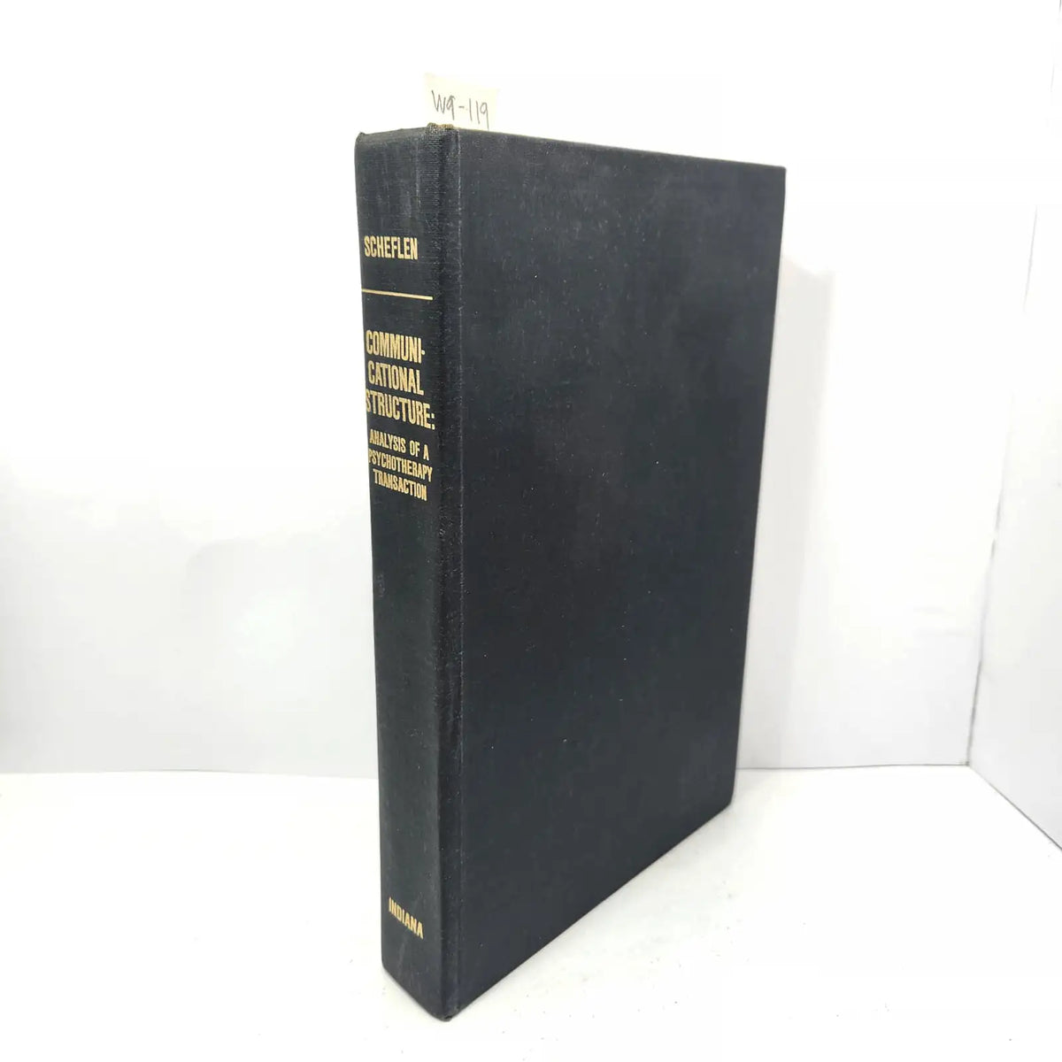 Communicational Structure: Analysis of a Psychotherapy Transaction. — SCHEFLEN, Albert E. M. D.